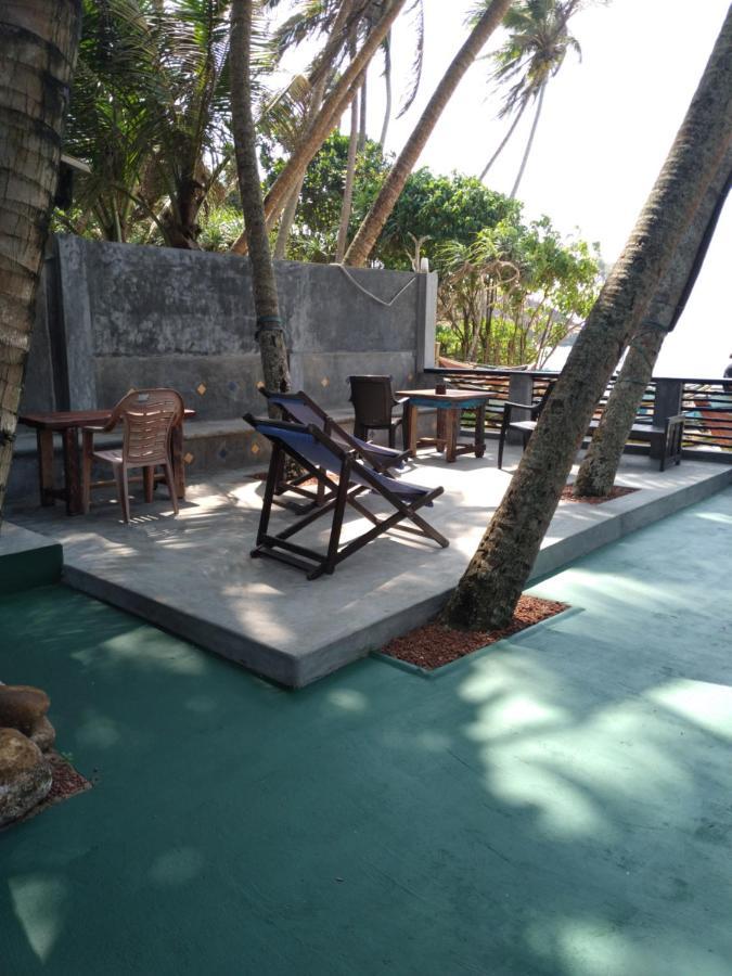 Praneeth Guest House Mirissa Exterior foto